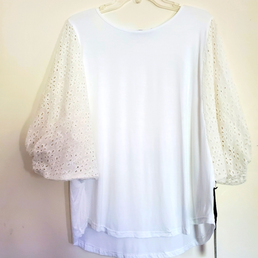 Doe & Rae Top with Lace Dolman style sleeves